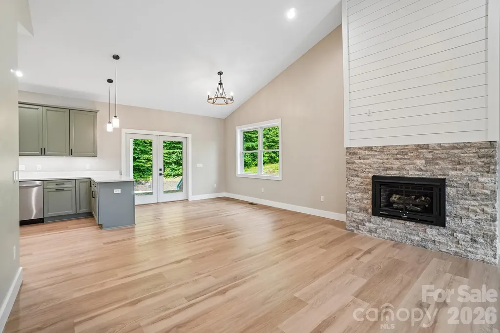 268 Appalachian Spruce Pine NC 28777