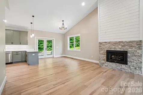 268 Appalachian Spruce Pine NC 28777