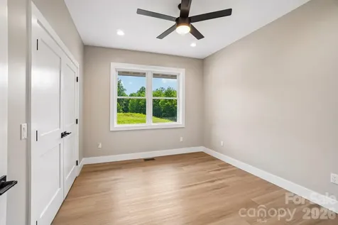 268 Appalachian Spruce Pine NC 28777