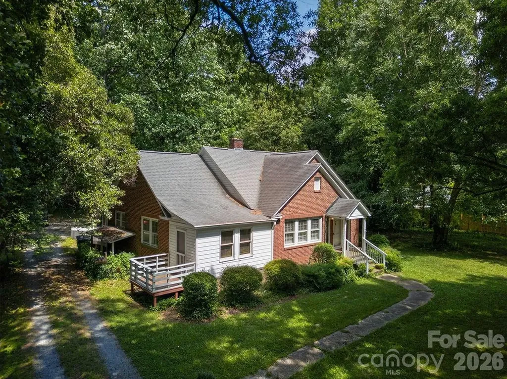 1822 W Sugar Creek Road Charlotte NC 28262