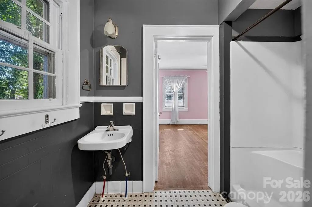 1822 W Sugar Creek Road Charlotte NC 28262
