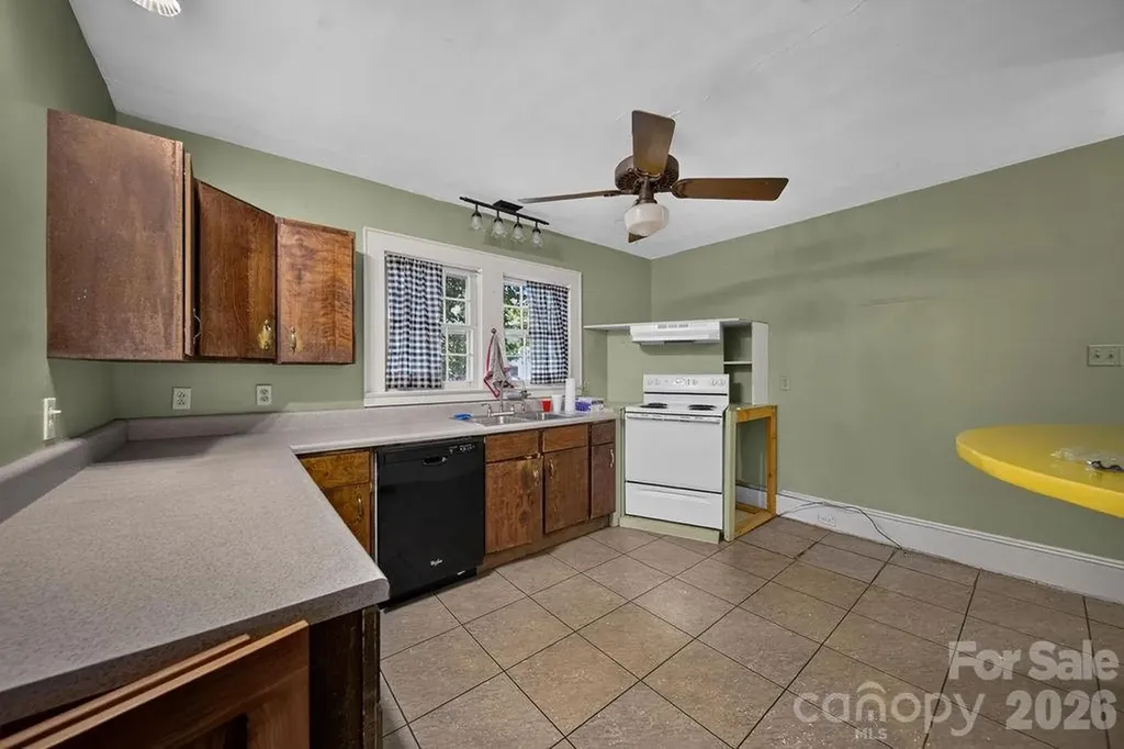 1822 W Sugar Creek Road Charlotte NC 28262
