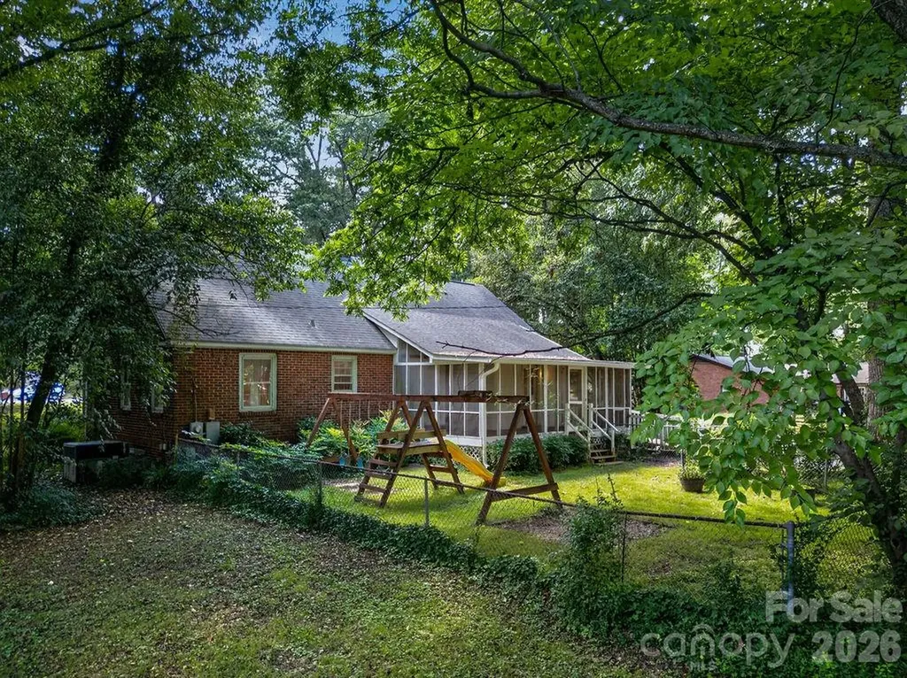 1822 W Sugar Creek Road Charlotte NC 28262