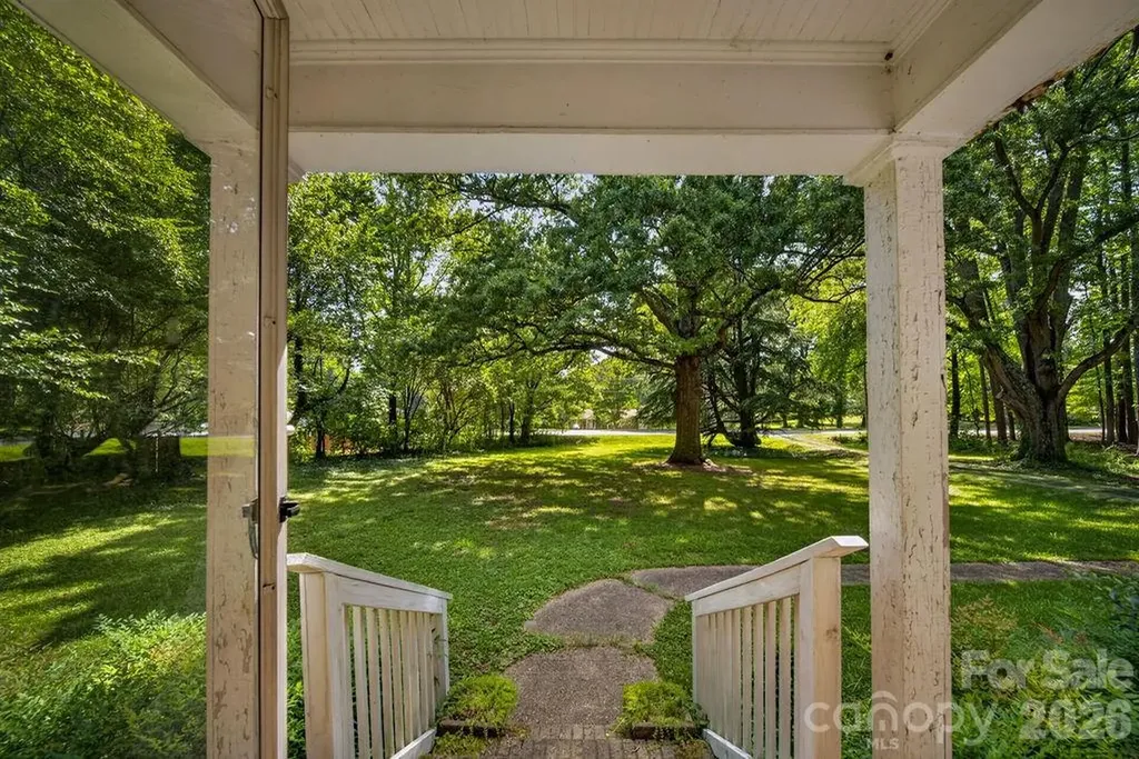 1822 W Sugar Creek Road Charlotte NC 28262