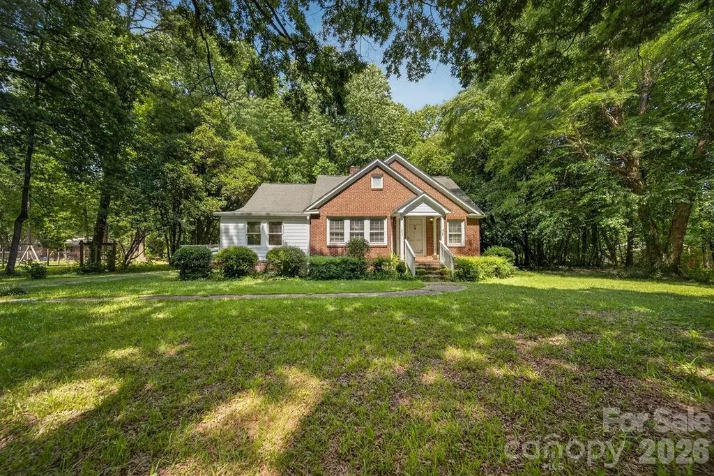 1822 W Sugar Creek Road Charlotte NC 28262