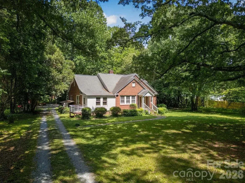 1822 W Sugar Creek Road Charlotte NC 28262