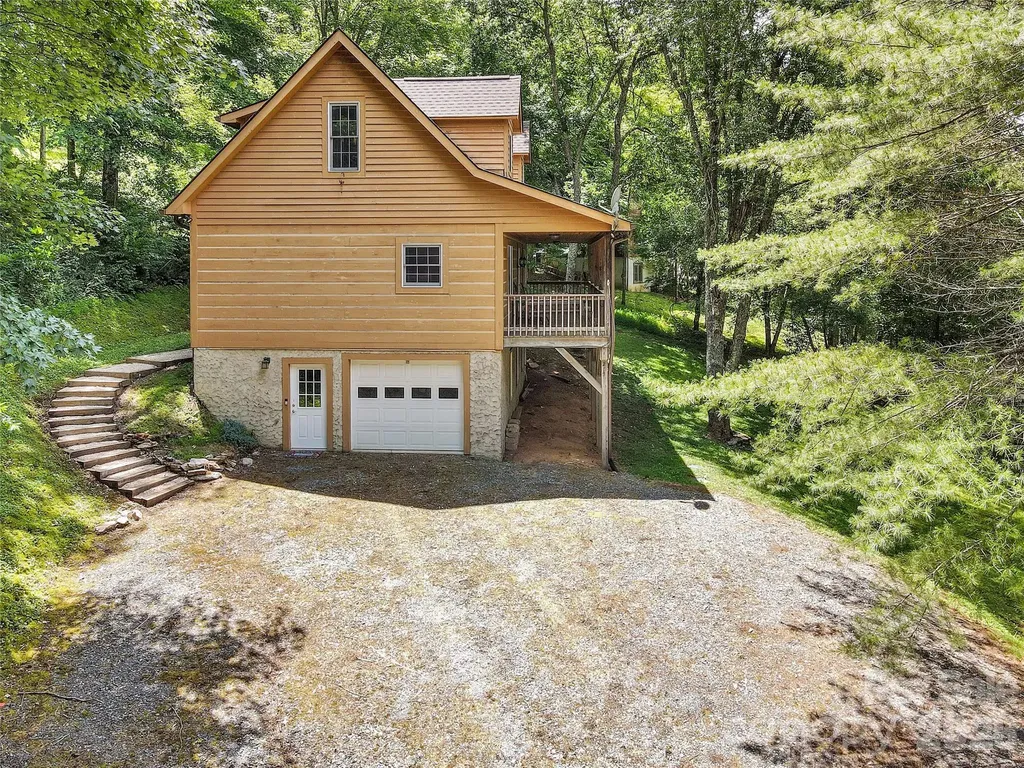 219 Red Maple Lane Boone NC 28607