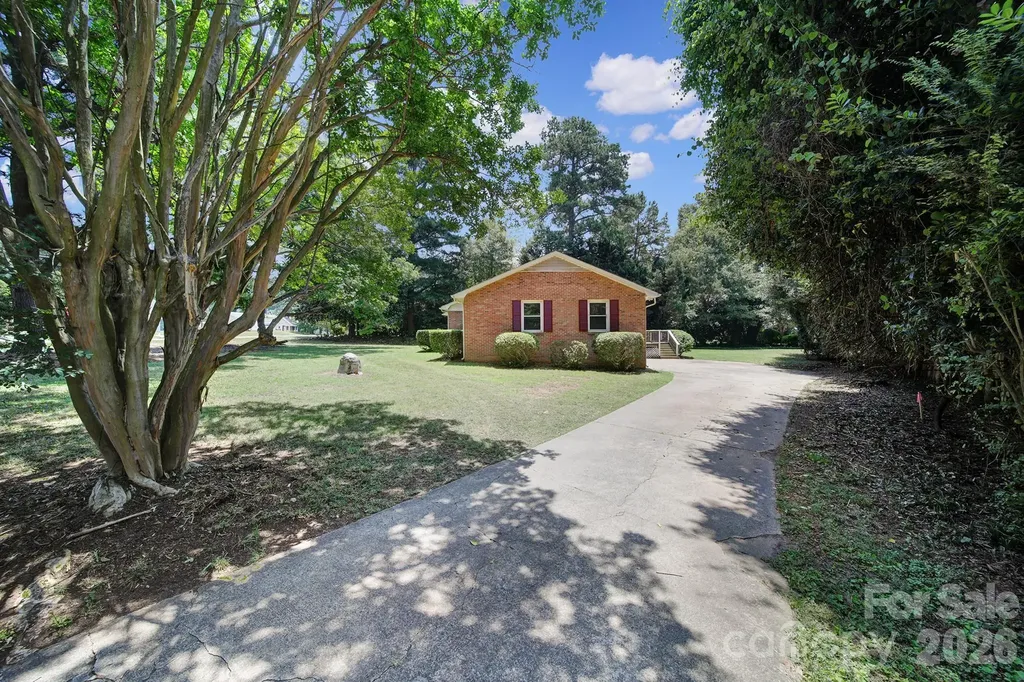 704 Isle Of Pines Road Mooresville NC 28117