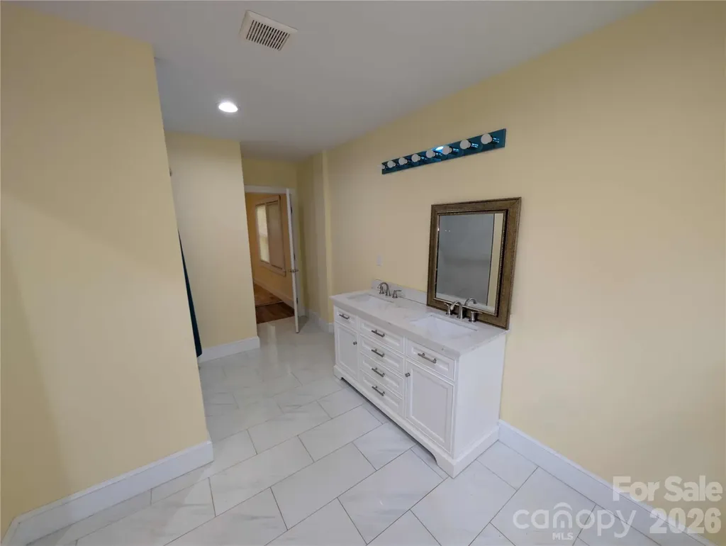 542 Stegall Street Charlotte NC 28217