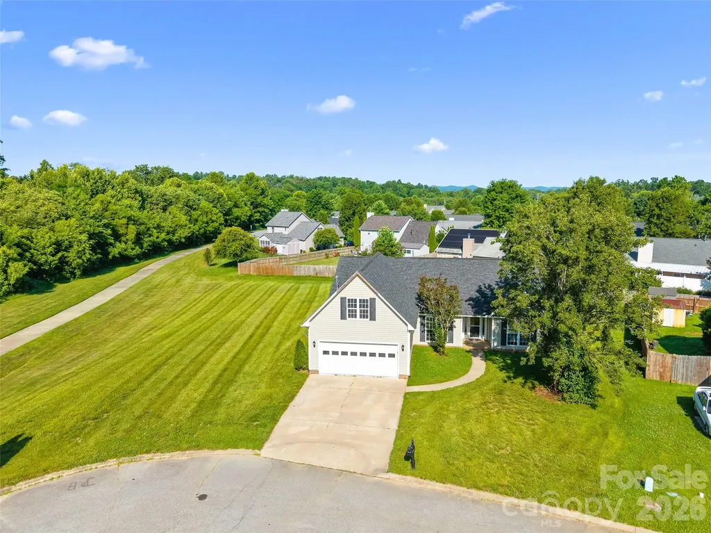 222 Misty Valley Way Fletcher NC 28732