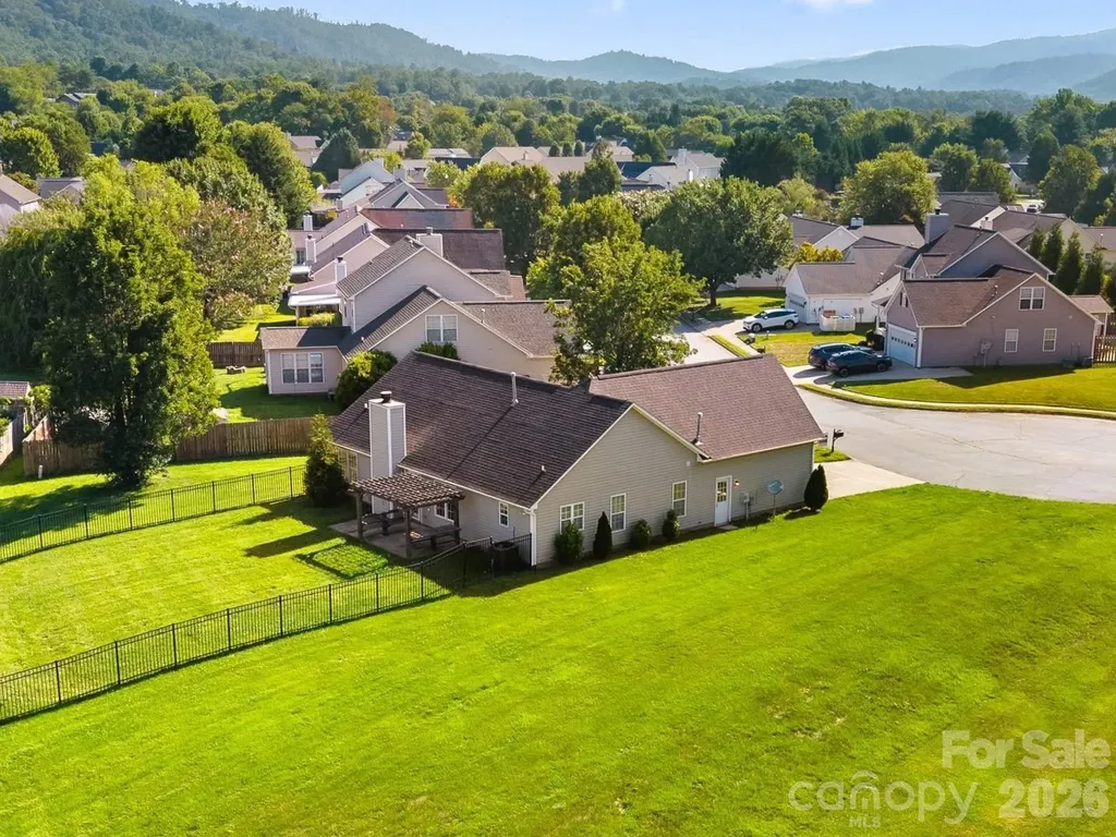 222 Misty Valley Way Fletcher NC 28732