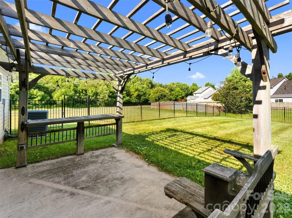 222 Misty Valley Way Fletcher NC 28732