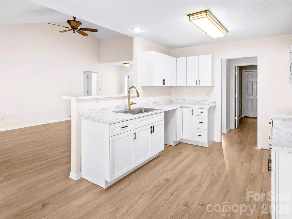 222 Misty Valley Way Fletcher NC 28732