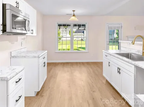 222 Misty Valley Way Fletcher NC 28732