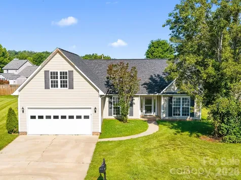 222 Misty Valley Way Fletcher NC 28732