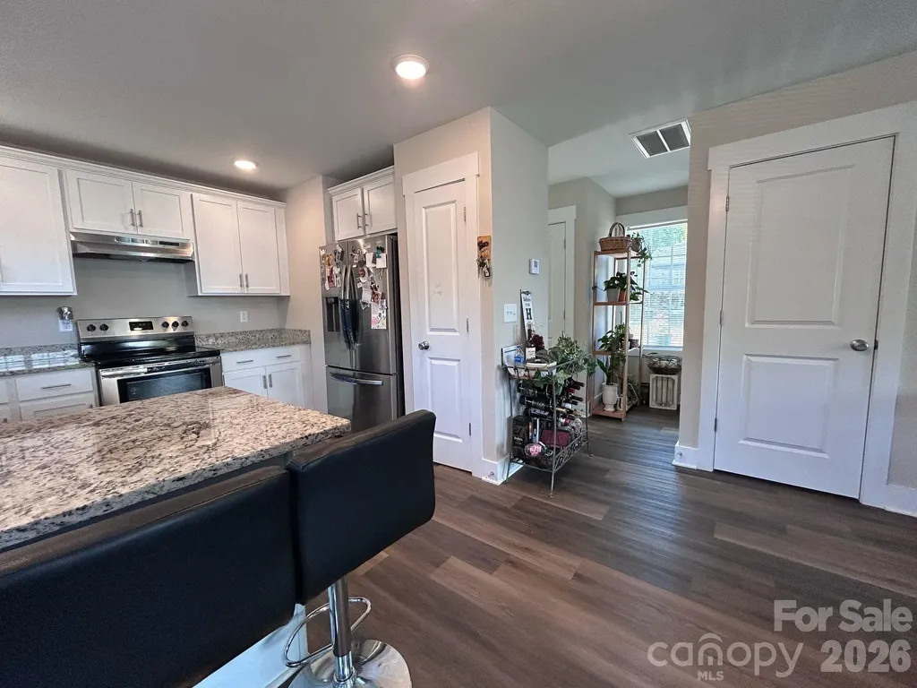606 E Carpenter Street Dallas NC 28034