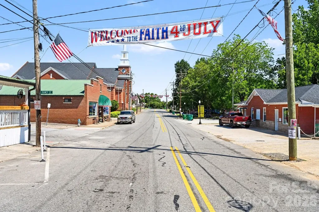 117 & 115 Main Street N Faith NC 20841