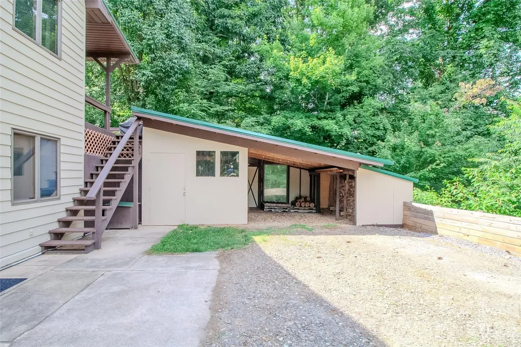 49 Jake Drive Canton NC 28716
