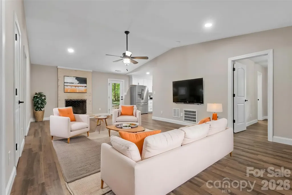317 Jackson Place Matthews NC 28104