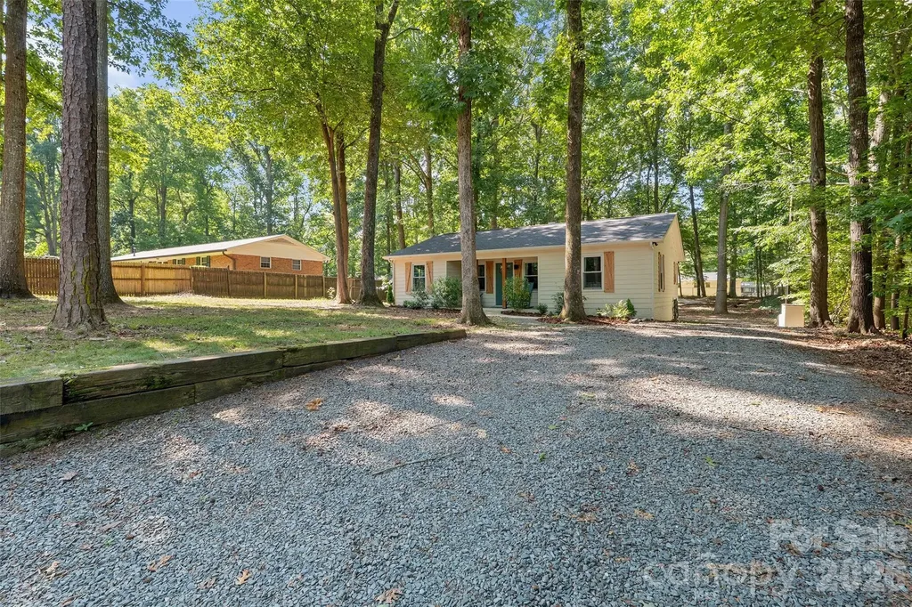 317 Jackson Place Matthews NC 28104