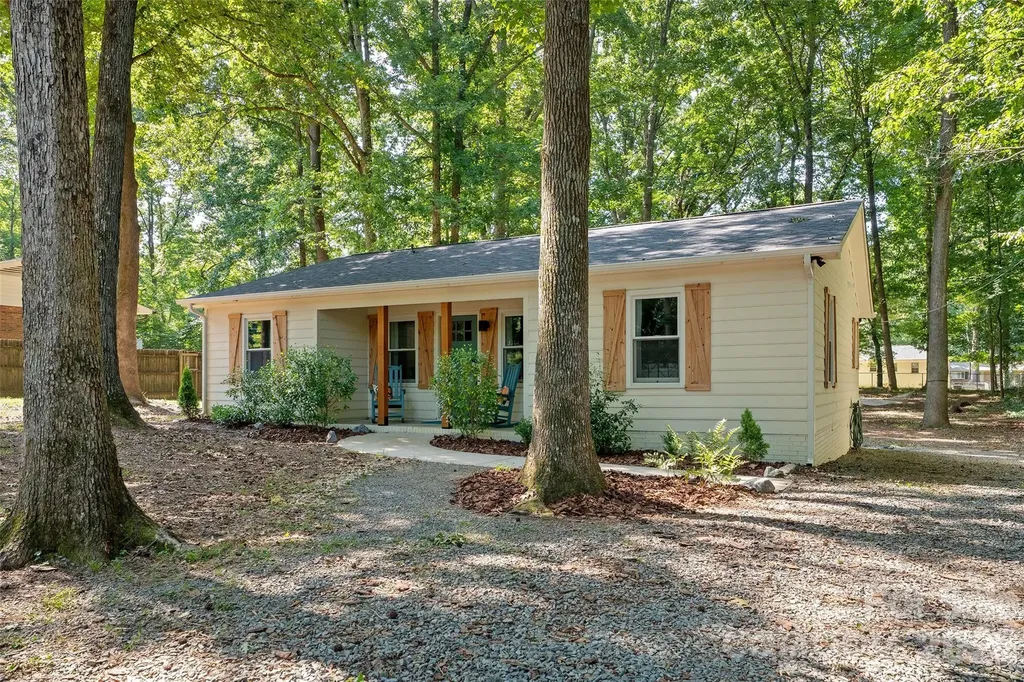 317 Jackson Place Matthews NC 28104