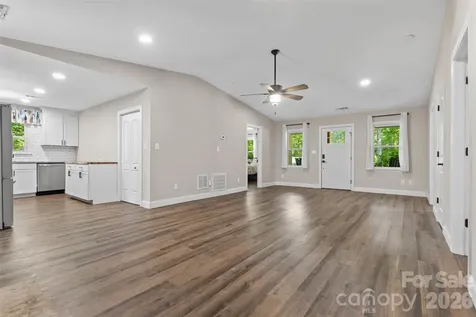 317 Jackson Place Matthews NC 28104