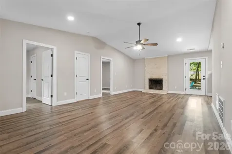 317 Jackson Place Matthews NC 28104