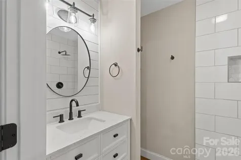 317 Jackson Place Matthews NC 28104