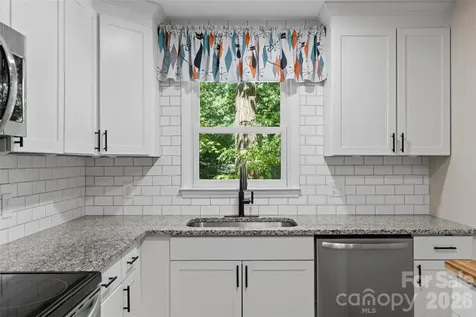 317 Jackson Place Matthews NC 28104