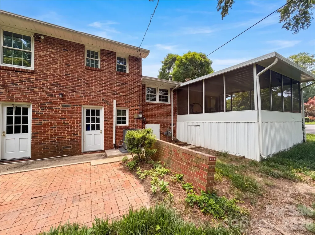 5410 Sharon Road Charlotte NC 28210