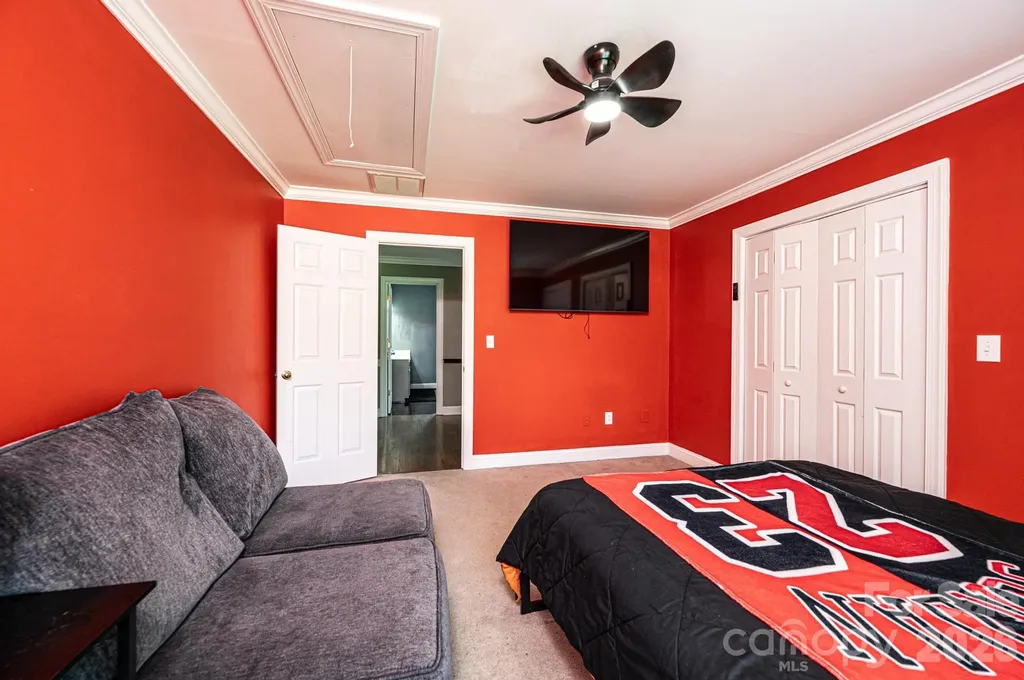 4215 3rd Street NW Hickory NC 28601