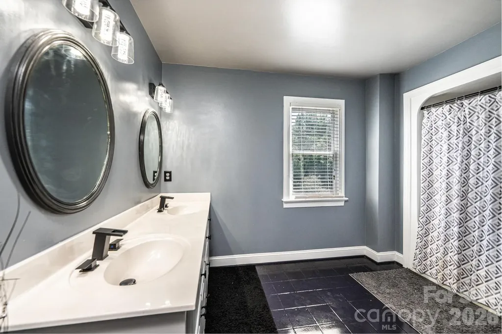 4215 3rd Street NW Hickory NC 28601