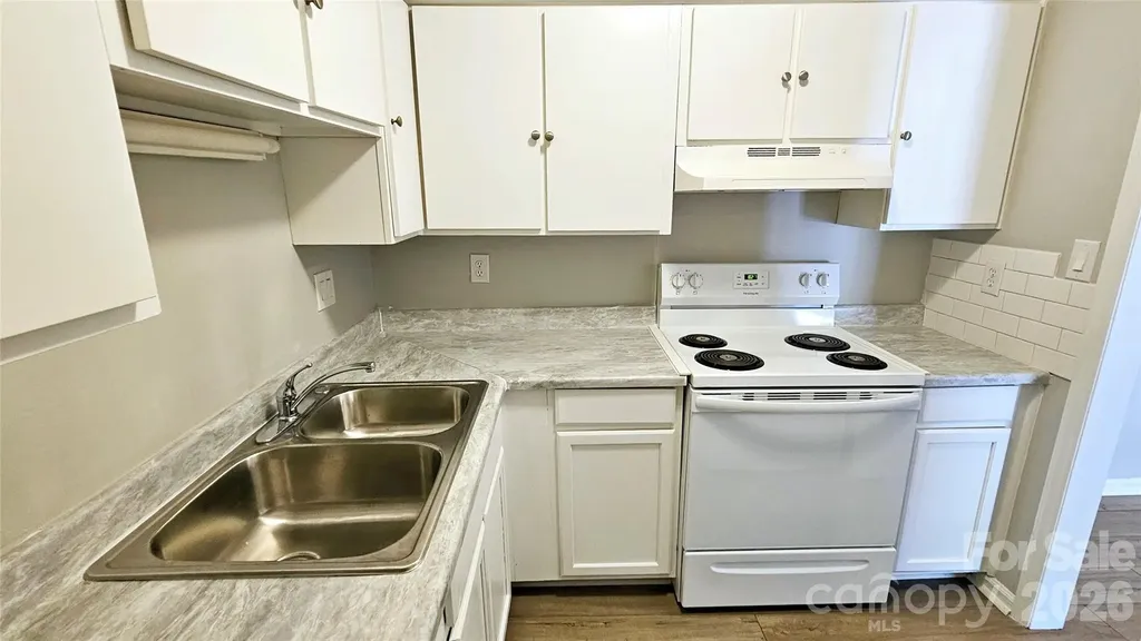 7984 Shady Oak Trail Charlotte NC 28210