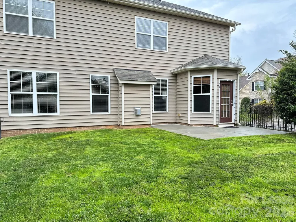 8124 Lynwood Square Waxhaw NC 28173