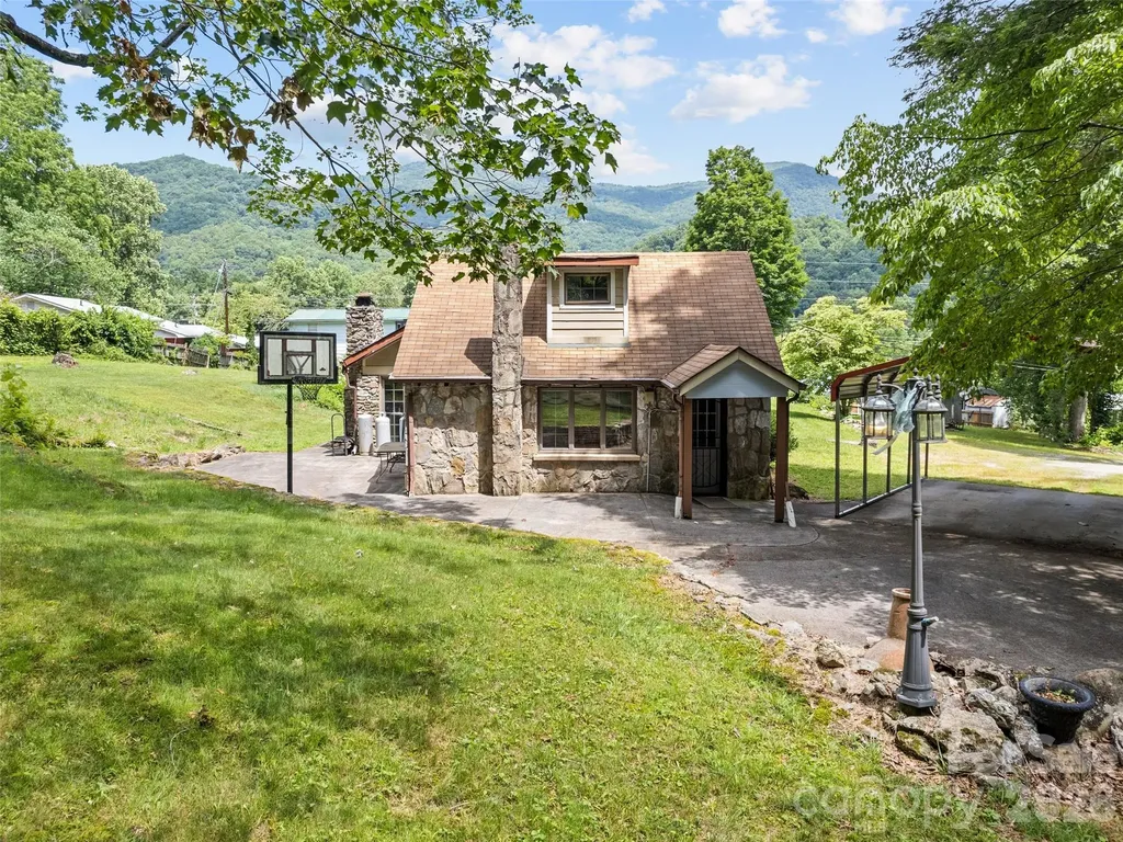 64 Turner Branch Maggie Valley NC 28751