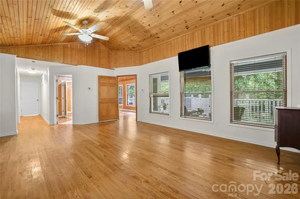 645 W Fork Creek Road Saluda NC 28773