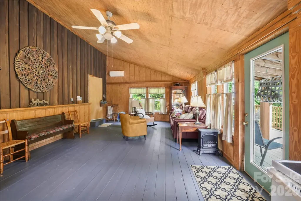 645 W Fork Creek Road Saluda NC 28773