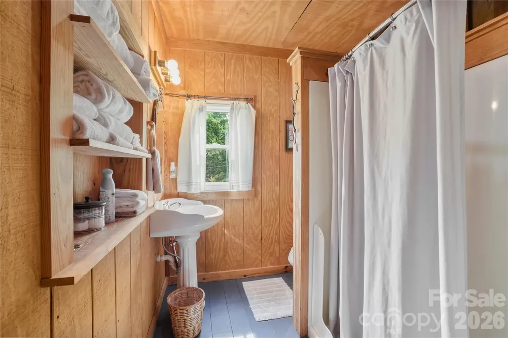 645 W Fork Creek Road Saluda NC 28773