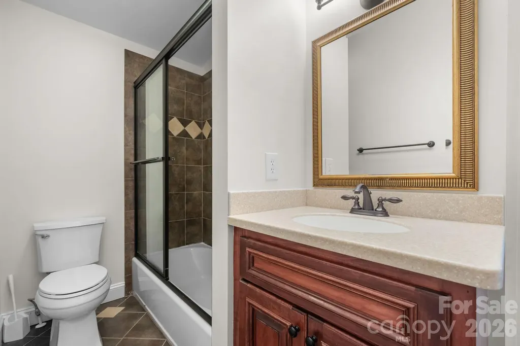 226 20th Avenue Place Hickory NC 28601