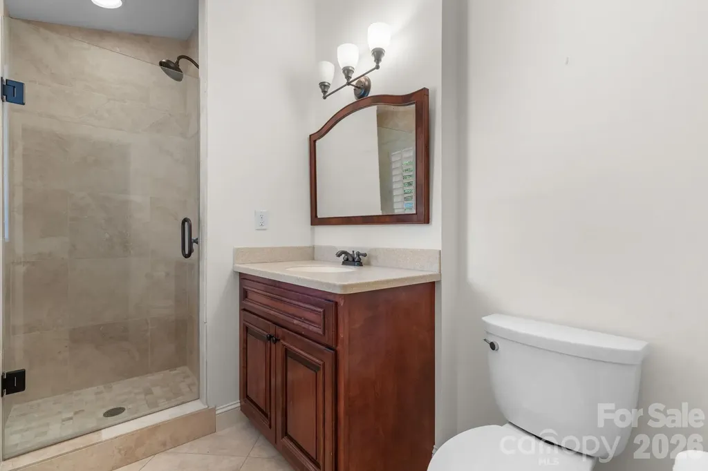 226 20th Avenue Place Hickory NC 28601