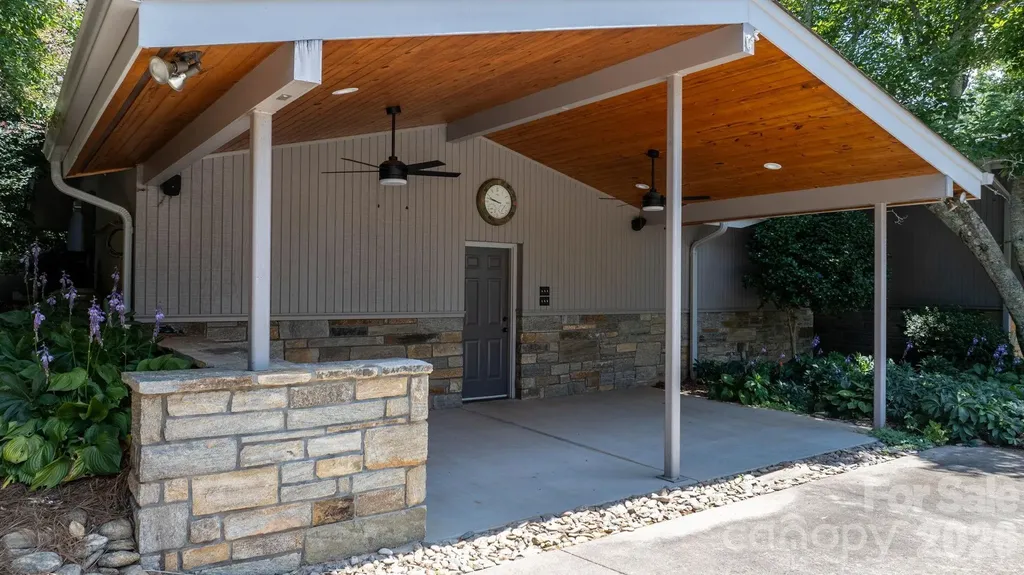 226 20th Avenue Place Hickory NC 28601
