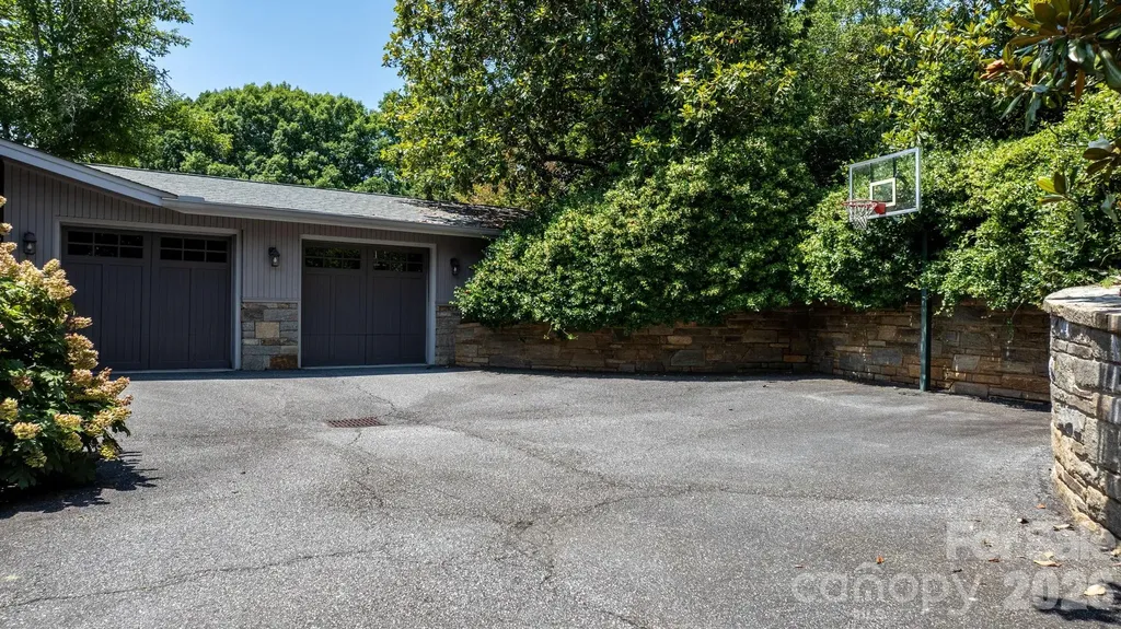 226 20th Avenue Place Hickory NC 28601