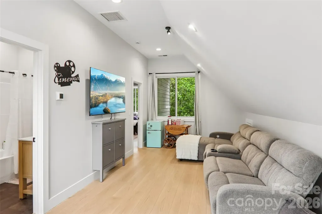 18 Baker Place Arden NC 28704