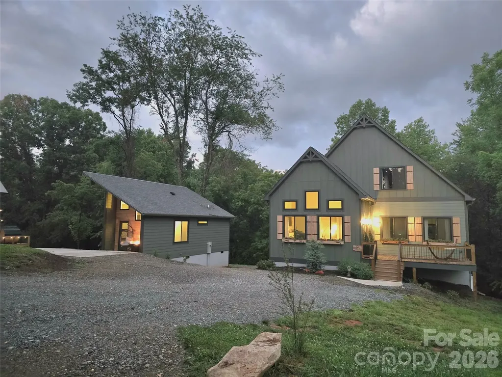 18 Baker Place Arden NC 28704