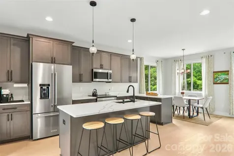 18 Baker Place Arden NC 28704