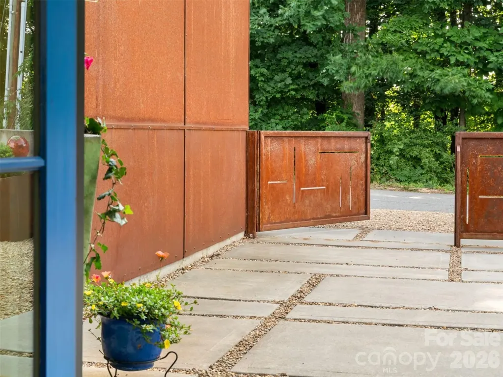 220 Riverview Drive Asheville NC 28806