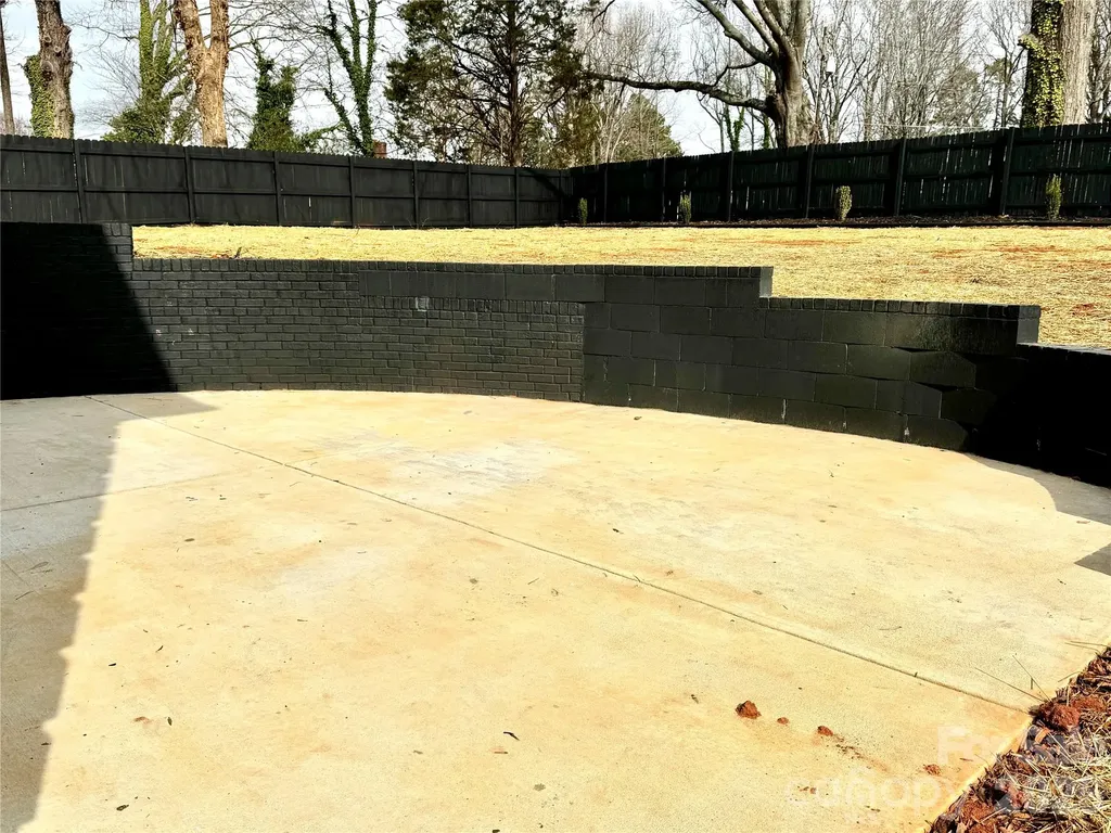 5635 Ruth Drive Charlotte NC 28215