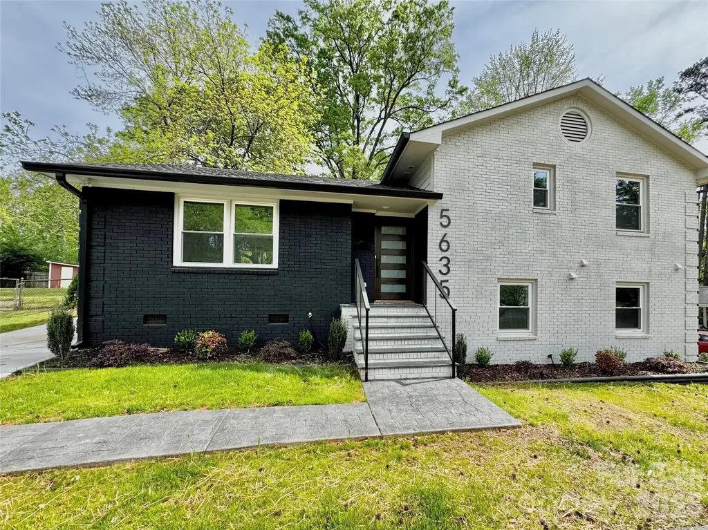 5635 Ruth Drive Charlotte NC 28215