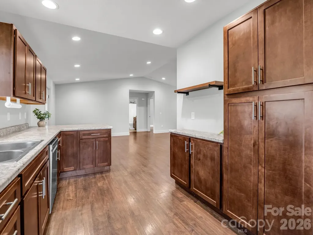 18 Old Chapman Place Leicester NC 28748