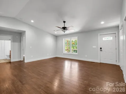 18 Old Chapman Place Leicester NC 28748